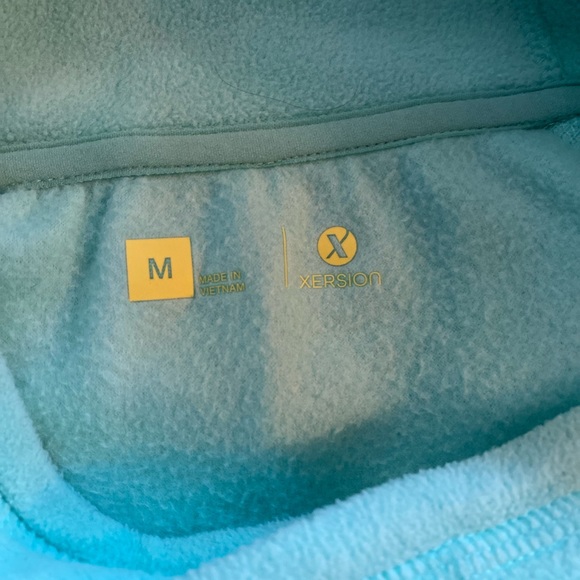 color: Light Blue | brand : XERSION | size: Medium - Picture 3 of 3